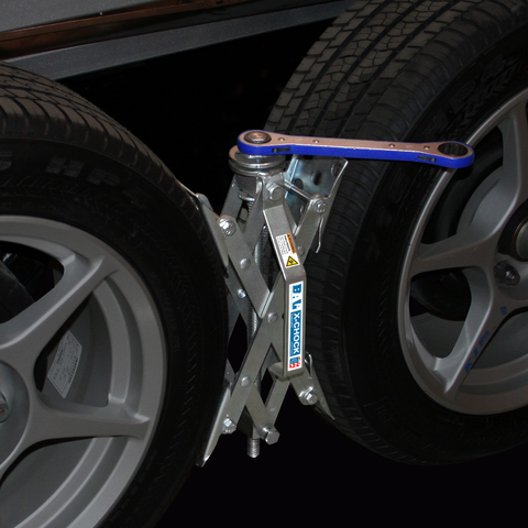 BAL X-Chock 28012 Installed Between Tandem Tires - In Use Application | United RV Parts